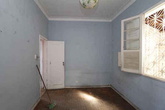 Quarto 3 de casa à venda com 6 quartos, 370m² em Caiçaras, Belo Horizonte