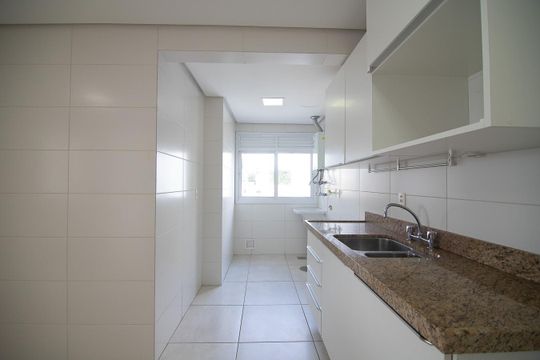 Cozinha de apartamento para alugar com 2 quartos, 93m² em Rio Branco, Porto Alegre
