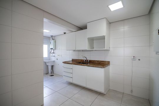 Cozinha de apartamento para alugar com 2 quartos, 93m² em Rio Branco, Porto Alegre