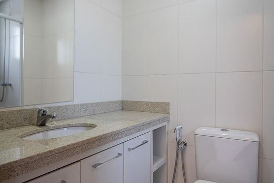 Banheiro 1 de apartamento para alugar com 2 quartos, 93m² em Rio Branco, Porto Alegre