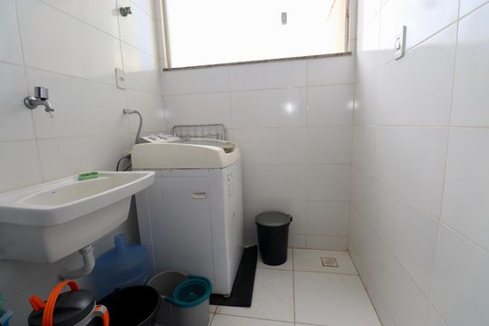 Área de Serviço de apartamento para alugar com 2 quartos, 65m² em Stella Maris, Salvador