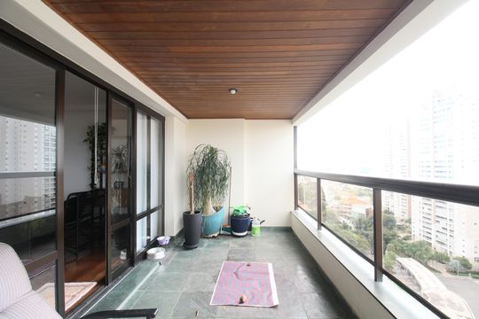 Apartamento para alugar com 3 quartos, 180m² em Jardim Monte Kemel, São Paulo