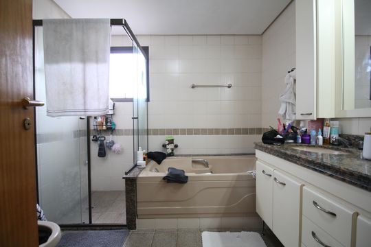 Apartamento para alugar com 3 quartos, 180m² em Jardim Monte Kemel, São Paulo