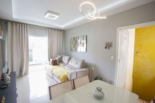 Sala de casa à venda com 3 quartos, 240m² em Taquara, Rio de Janeiro