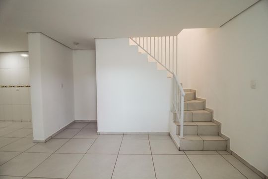 Casa para alugar com 2 quartos, 70m² em Jardim Cachoeira, São Paulo