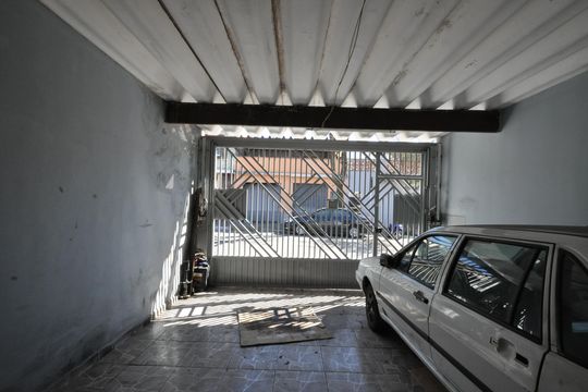 Garagem de casa à venda com 3 quartos, 90m² em Parque Edu Chaves, São Paulo