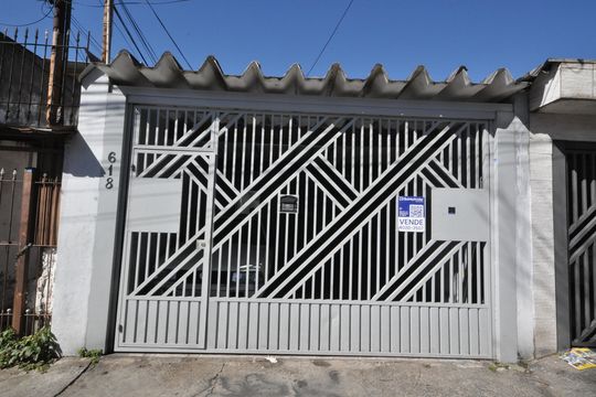 Fachada de casa à venda com 3 quartos, 90m² em Parque Edu Chaves, São Paulo