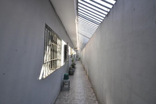 Quintal de casa à venda com 3 quartos, 90m² em Parque Edu Chaves, São Paulo