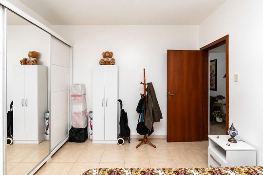 Quarto de kitnet/studio à venda com 1 quarto, 40m² em Centro Histórico, Porto Alegre