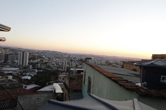 Vista de casa à venda com 3 quartos, 160m² em Estoril, Belo Horizonte