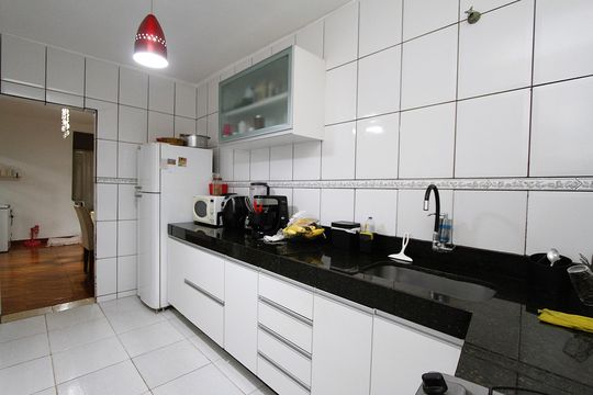 Cozinha de casa à venda com 3 quartos, 160m² em Estoril, Belo Horizonte