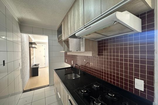 Cozinha de apartamento à venda com 2 quartos, 42m² em Jardim Sao Luiz, Barueri