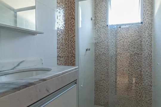 Banheiro de apartamento para alugar com 2 quartos, 48m² em Demarchi, São Bernardo do Campo