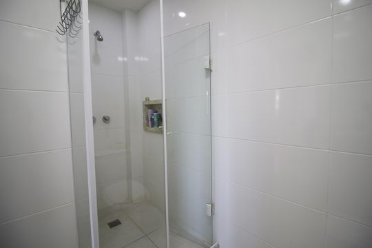 Banheiro Social de apartamento para alugar com 3 quartos, 100m² em Taquara, Rio de Janeiro