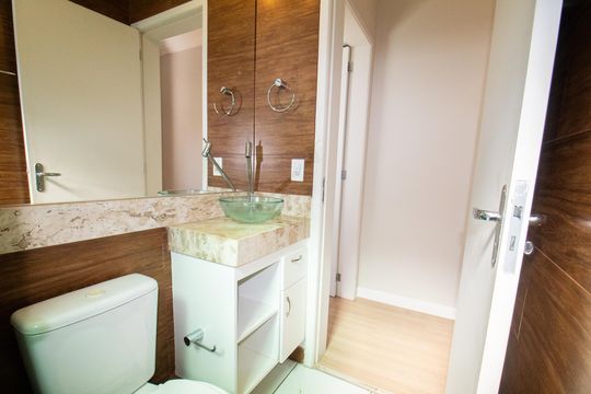Banheiro social de apartamento para alugar com 2 quartos, 58m² em Vila Amaral, Belo Horizonte