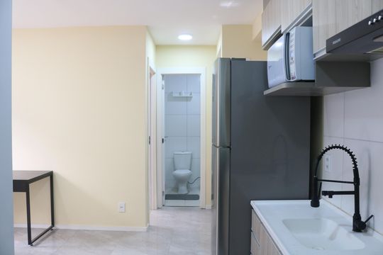 Cozinha de apartamento para alugar com 2 quartos, 35m² em Barra Funda, São Paulo