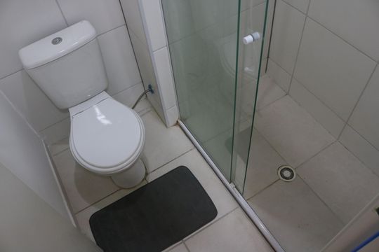 Banheiro de apartamento para alugar com 2 quartos, 35m² em Barra Funda, São Paulo