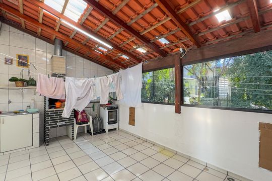 Varanda de casa à venda com 3 quartos, 221m² em Jardim Sao Luiz, São Paulo