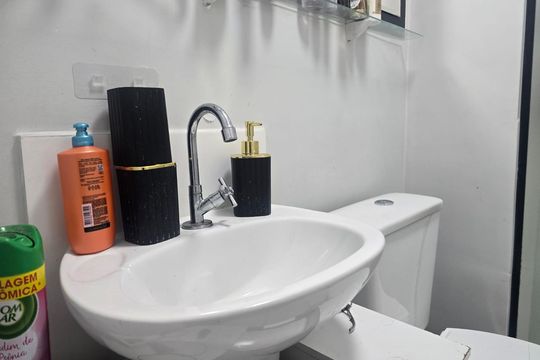 Banheiro Social de apartamento à venda com 2 quartos, 36m² em Vila das Bandeiras, Guarulhos