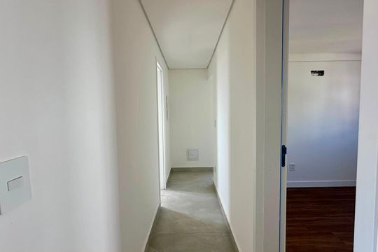 Corredor de apartamento à venda com 3 quartos, 81m² em Nova Suíça, Belo Horizonte