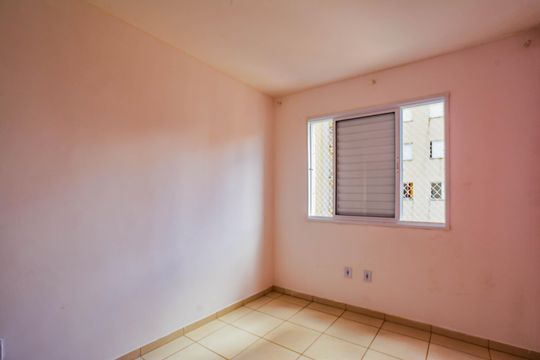 Quarto 2 de apartamento para alugar com 2 quartos, 50m² em Jardim Santa Cristina, Santo André
