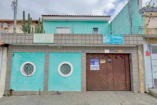 Placa instalada na fachada do imovel de casa para alugar com 3 quartos, 200m² em Ponte Grande, Guarulhos