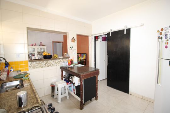 Cozinha de casa à venda com 2 quartos, 200m² em Vila Santa Teresinha, São Paulo