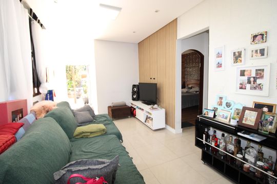 Sala 1 de casa à venda com 2 quartos, 200m² em Vila Santa Teresinha, São Paulo