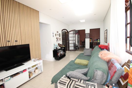 Casa à venda com 2 quartos, 200m² em Vila Santa Teresinha, São Paulo