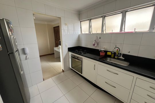 Cozinha de apartamento à venda com 2 quartos, 69m² em Jardim Morro Verde, São Paulo