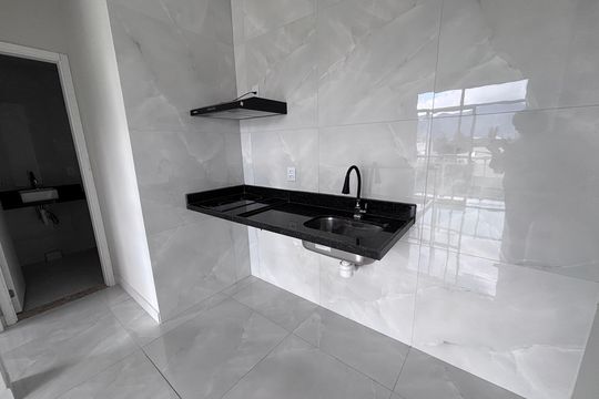 Cozinha de kitnet/studio para alugar com 1 quarto, 33m² em Recreio dos Bandeirantes, Rio de Janeiro
