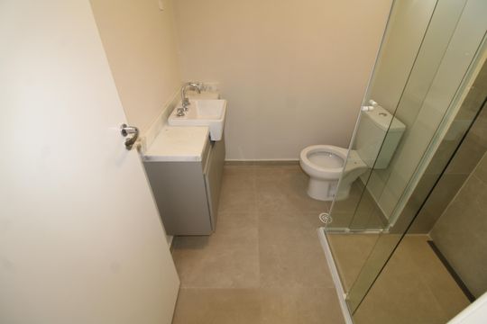 Banheiro 1 de apartamento para alugar com 2 quartos, 100m² em Parque Sao Domingos, São Paulo