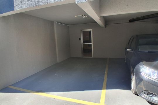 Garagem de apartamento para alugar com 2 quartos, 50m² em Capão Raso, Curitiba