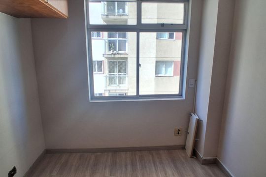 Apartamento para alugar com 2 quartos, 50m² em Capão Raso, Curitiba