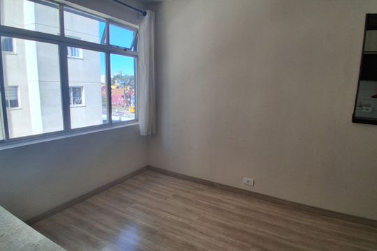 Apartamento para alugar com 2 quartos, 50m² em Capão Raso, Curitiba
