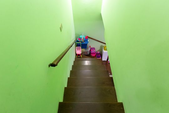 Escada de casa à venda com 2 quartos, 70m² em Guaianases, São Paulo