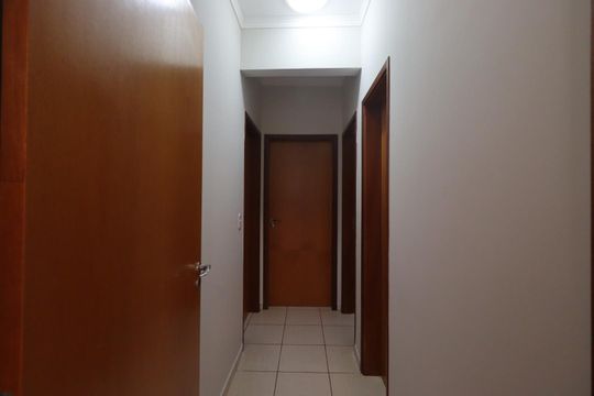 Corredor de apartamento para alugar com 3 quartos, 107m² em Jardim Botânico, Ribeirão Preto