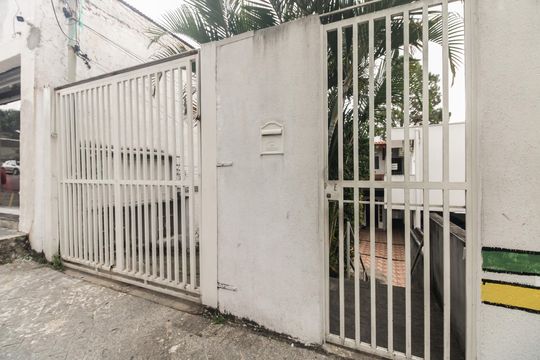 Fachada  de casa para alugar com 3 quartos, 100m² em Vila Moreira, São Paulo