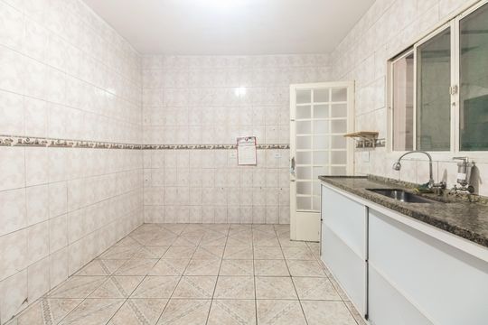 Cozinha  de casa para alugar com 3 quartos, 100m² em Vila Moreira, São Paulo