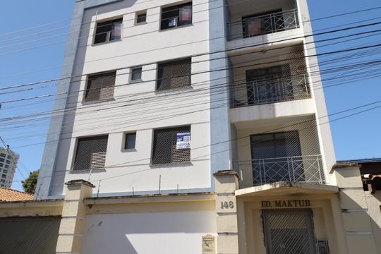 Plaquinha de apartamento para alugar com 3 quartos, 110m² em Centro, Uberlândia