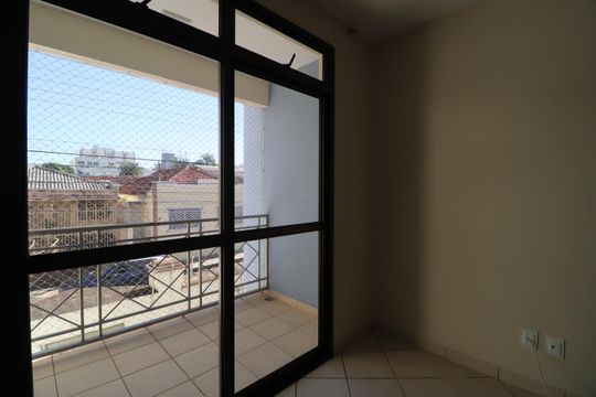 Sacada de apartamento para alugar com 3 quartos, 110m² em Centro, Uberlândia