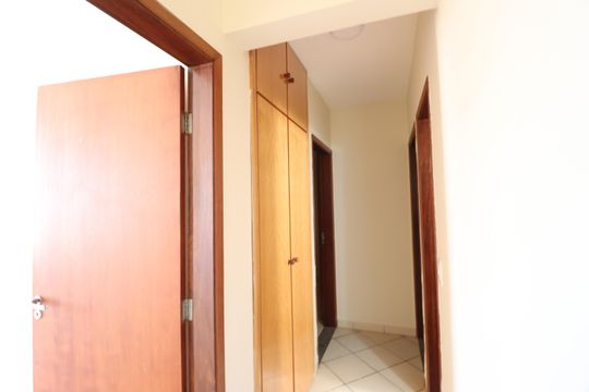Corredor - Armário de apartamento para alugar com 3 quartos, 110m² em Centro, Uberlândia