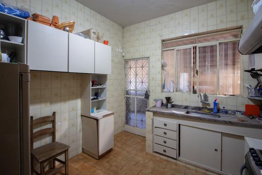 Cozinha de casa à venda com 3 quartos, 500m² em Califórnia, Belo Horizonte