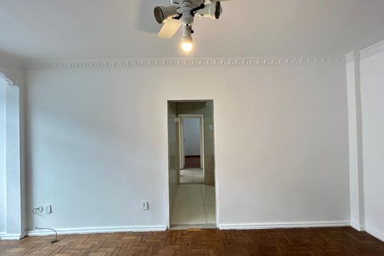 Corredor de apartamento para alugar com 3 quartos, 58m² em Quintino Bocaiúva, Rio de Janeiro