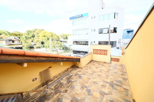 Quintal de casa à venda com 2 quartos, 114m² em Vila Yara, Osasco