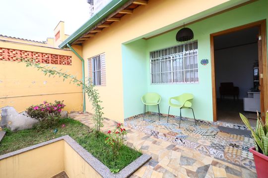 Fachada de casa à venda com 2 quartos, 114m² em Vila Yara, Osasco