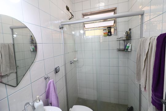 Banheiro da Suíte 1 de casa à venda com 2 quartos, 114m² em Vila Yara, Osasco