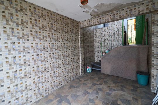 Garagem de casa à venda com 2 quartos, 114m² em Vila Yara, Osasco