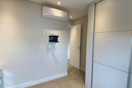 Quarto 1 de apartamento para alugar com 2 quartos, 65m² em Campo Belo, São Paulo