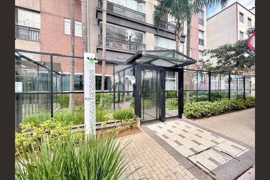 Fachada de apartamento para alugar com 2 quartos, 65m² em Campo Belo, São Paulo